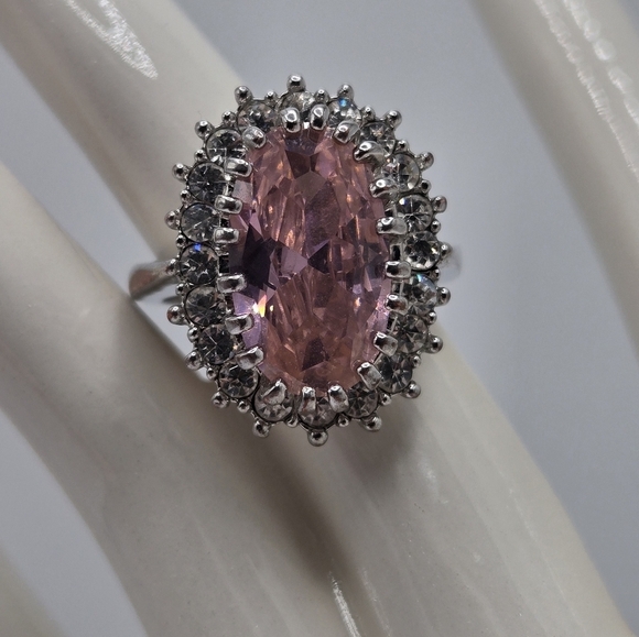 ✨3/$30✨ Large Cocktail Pink Crystal Cubic Zirconia Silver Ring Size 8.5 Casual - Picture 5 of 13